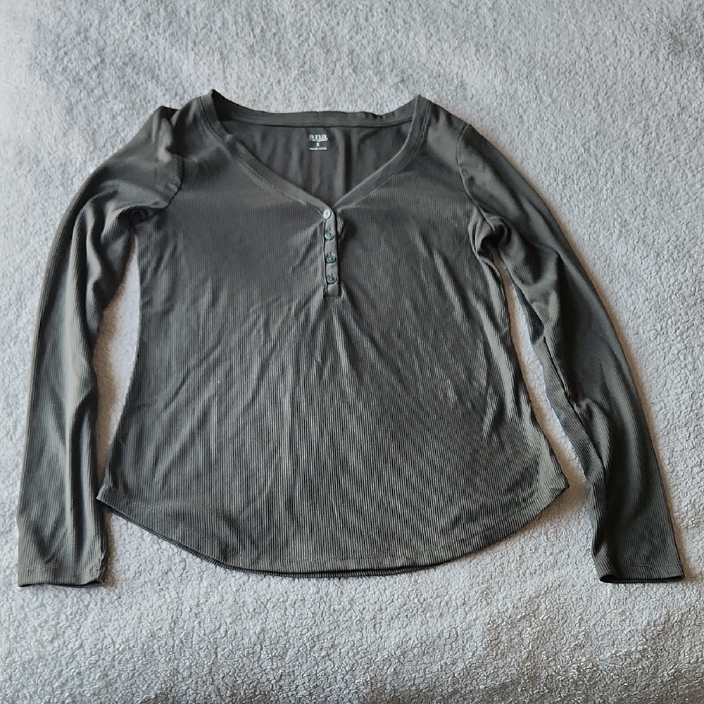 NWOT ana Olive Green Henley Size Small